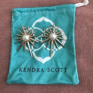 Kendra Scott rose gold pearl sayer earrings