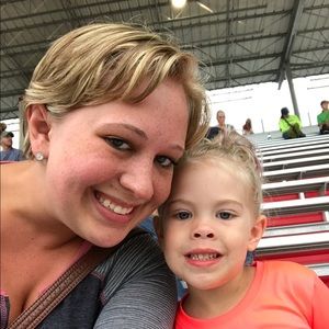 Meet your Posher, Holly