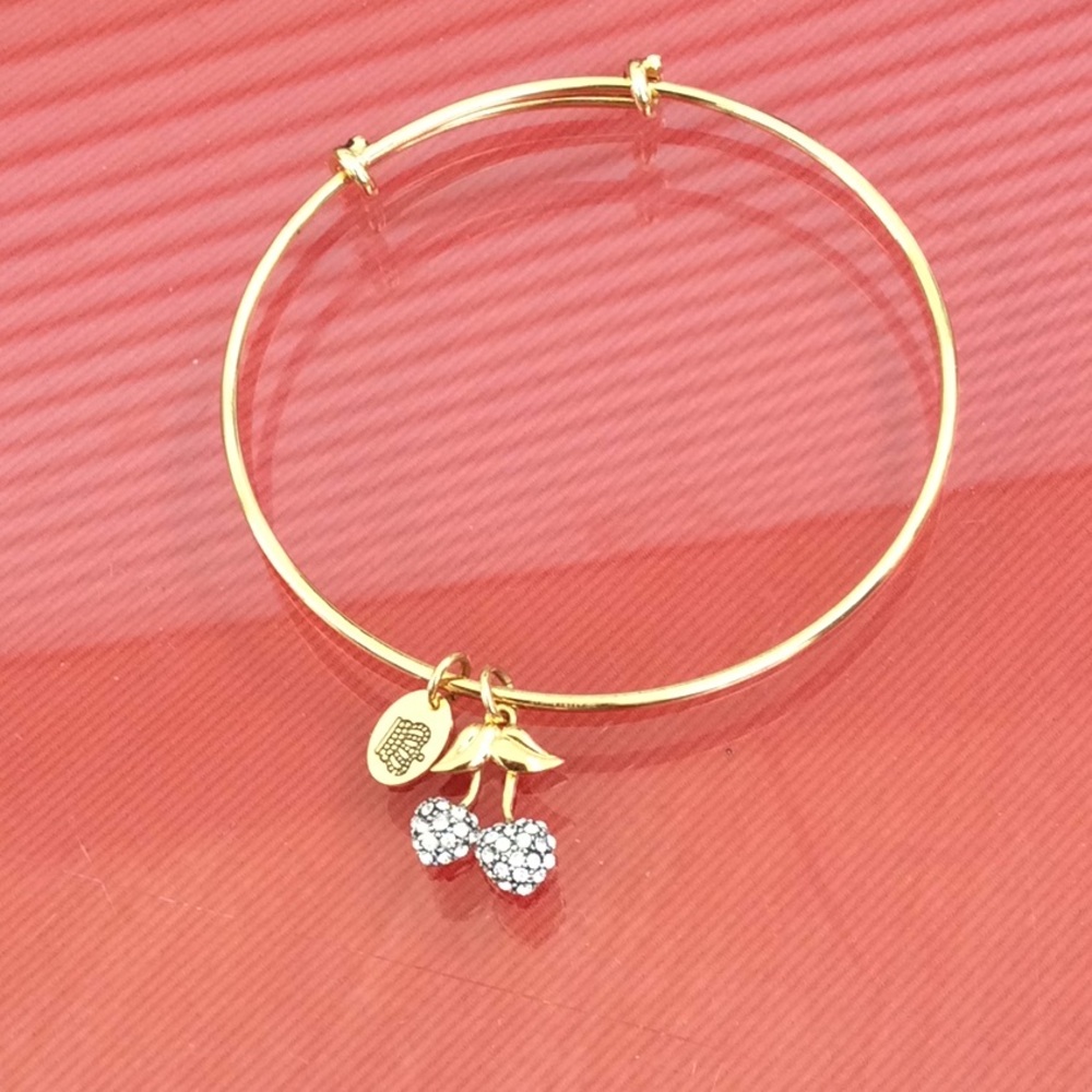Juicy Couture sparkle apple bracelet - Picture 1 of 3