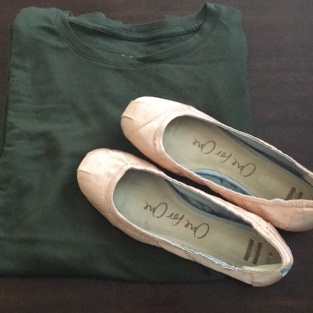 NWOB Tom's Ballet Flats Petal Pink, size 6