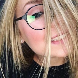 Meet your Posher, Abby