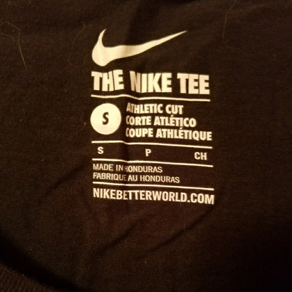 Nike T-shirt - Black - Brand New with Tags - Picture 2 of 3