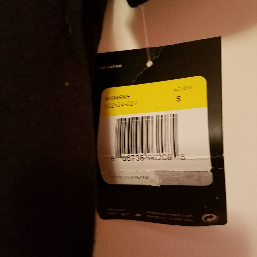 Nike T-shirt - Black - Brand New with Tags - Picture 3 of 3