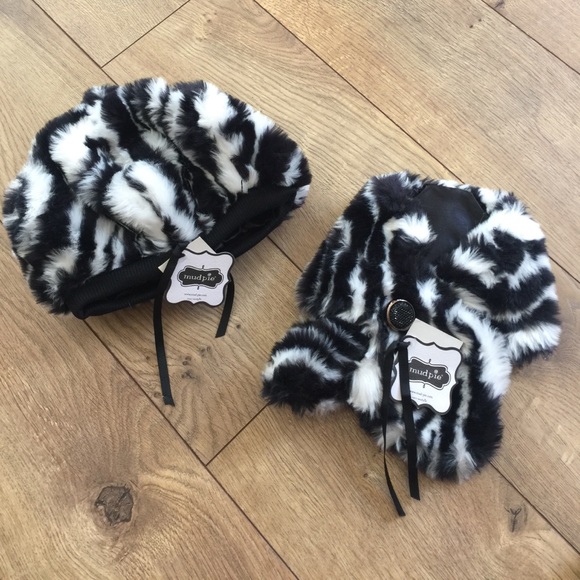 Mudpie Zebra faux fur beret and scarfette - Picture 1 of 5