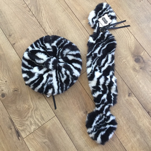 Mudpie Zebra faux fur beret and scarfette - Picture 4 of 5