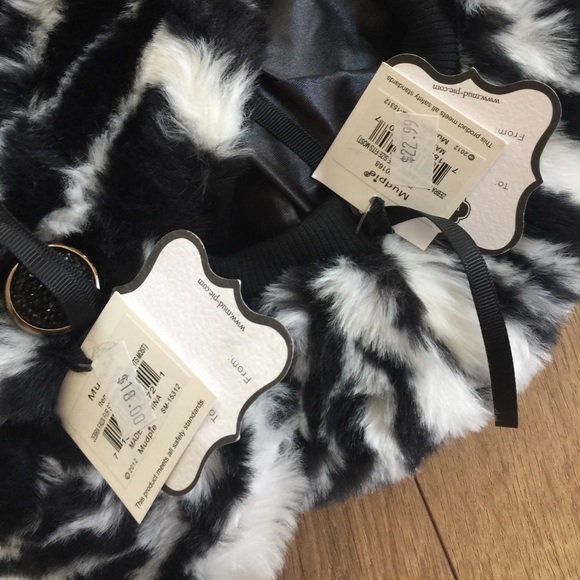 Mudpie Zebra faux fur beret and scarfette - Picture 5 of 5