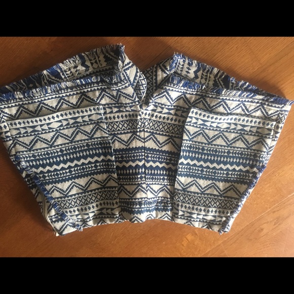 LOOT WOMENS SIZE MEDIUM SHORTS!!! New with tags!!! - Picture 6 of 6