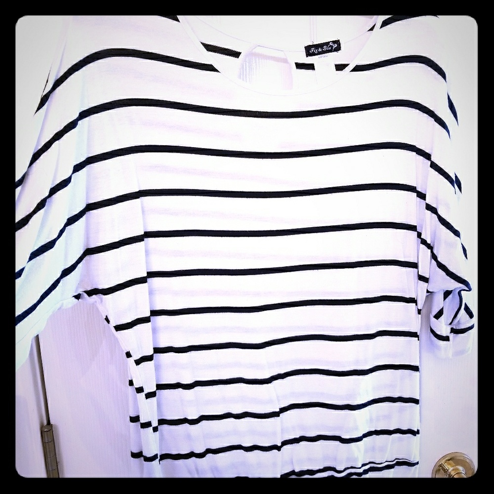 Soft black & white top