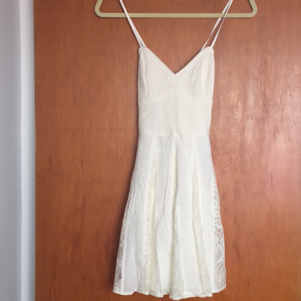 NWT Ivory mini lace dress size:S💞