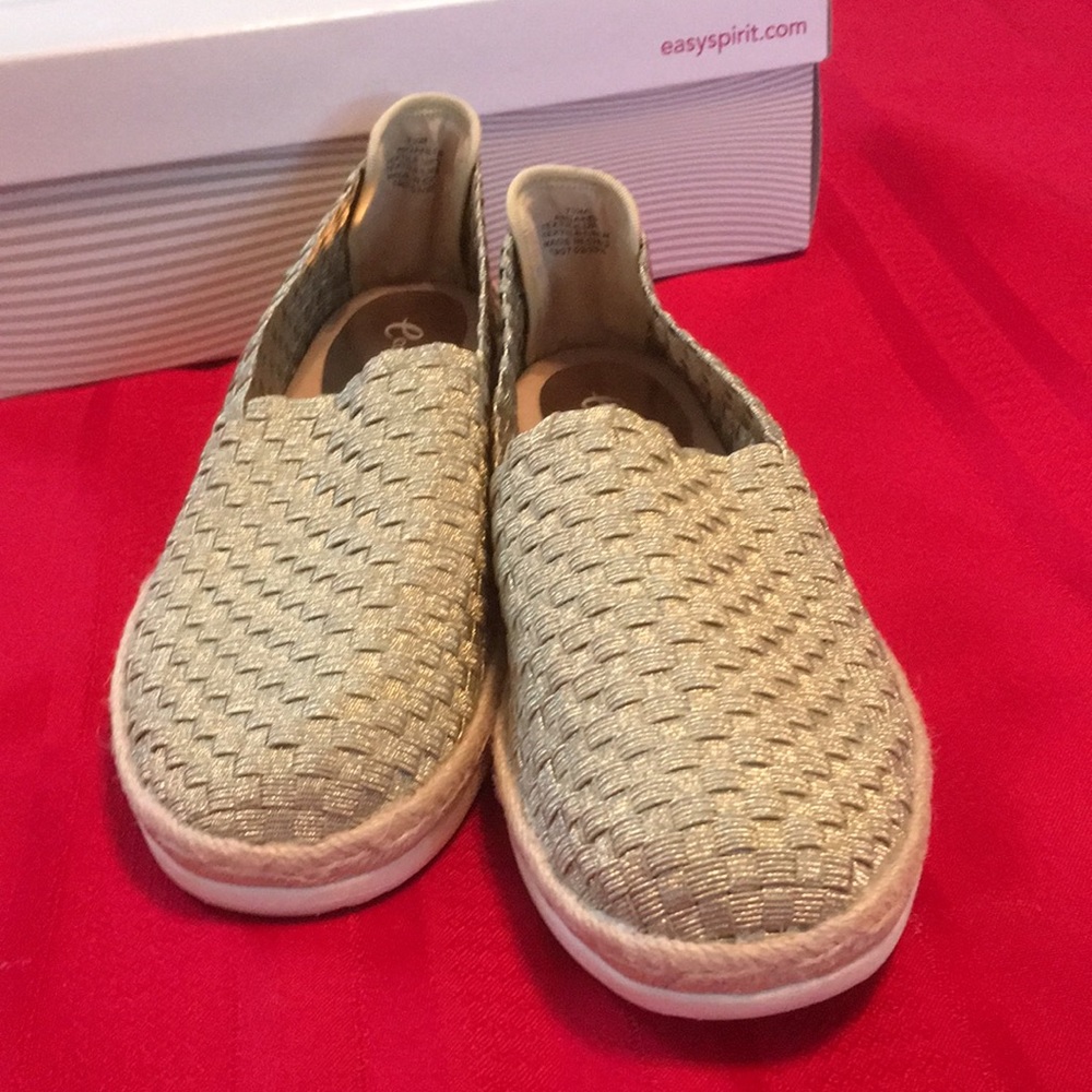 Easy Spirit  shoes