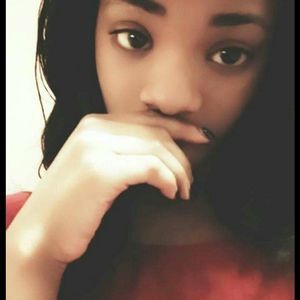 Meet your Posher, Tee