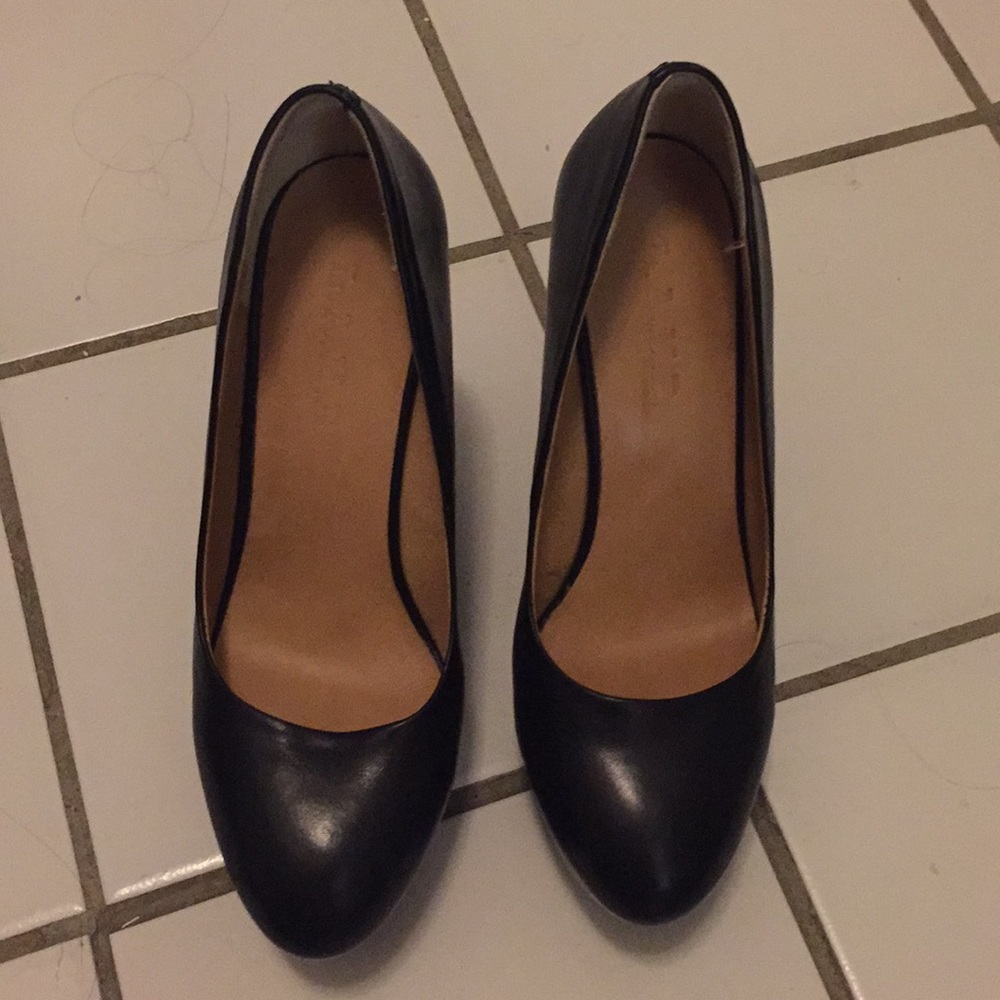 L.A.M.B. Black Wedges. Sz 7