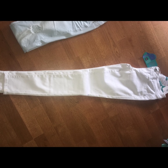 WOMENS SIZE 1 SKINNY JEANS!!! 2 PAIR NEW WITH TAGS - Picture 2 of 3