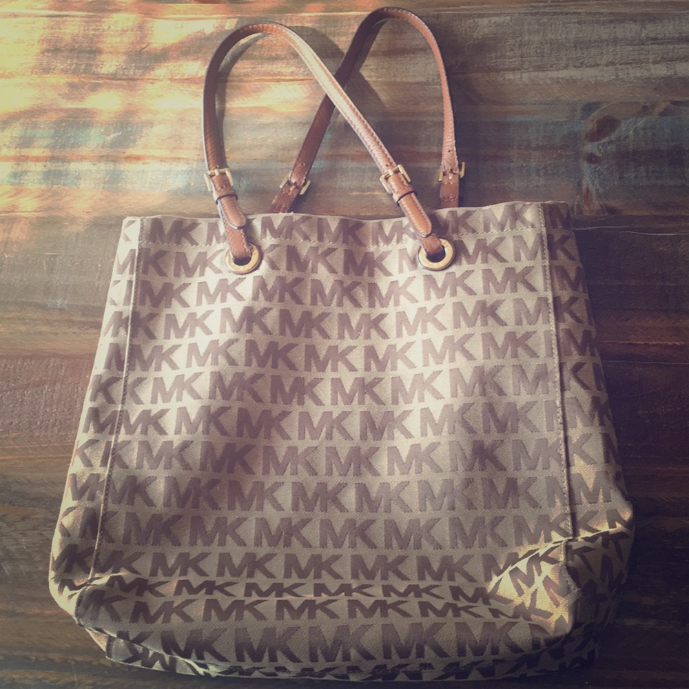 Michael Kors tote