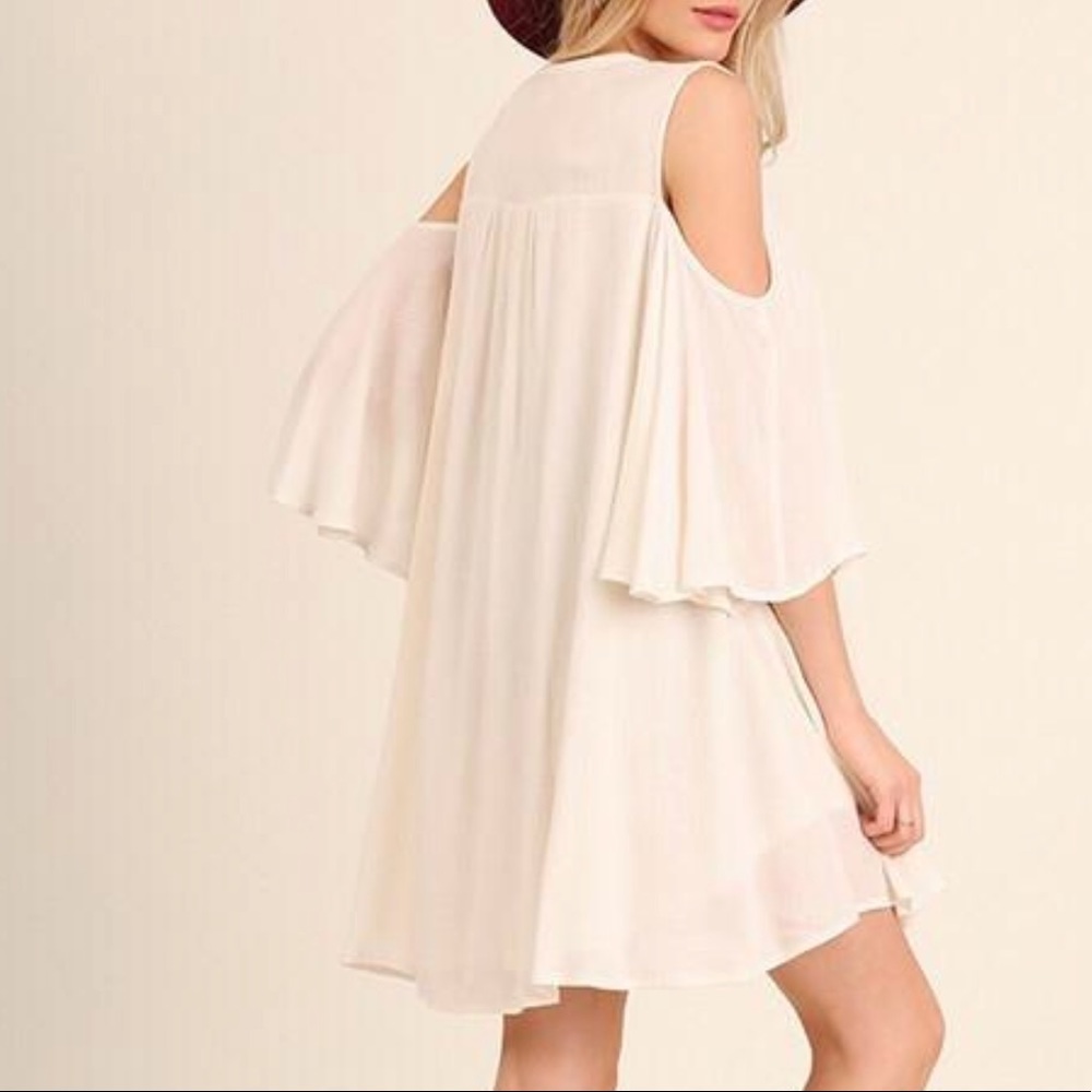 LAST MED Umgee keyhole bell sleeve dress - Picture 5 of 5