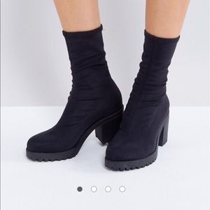 Vagabond sock booties size 9