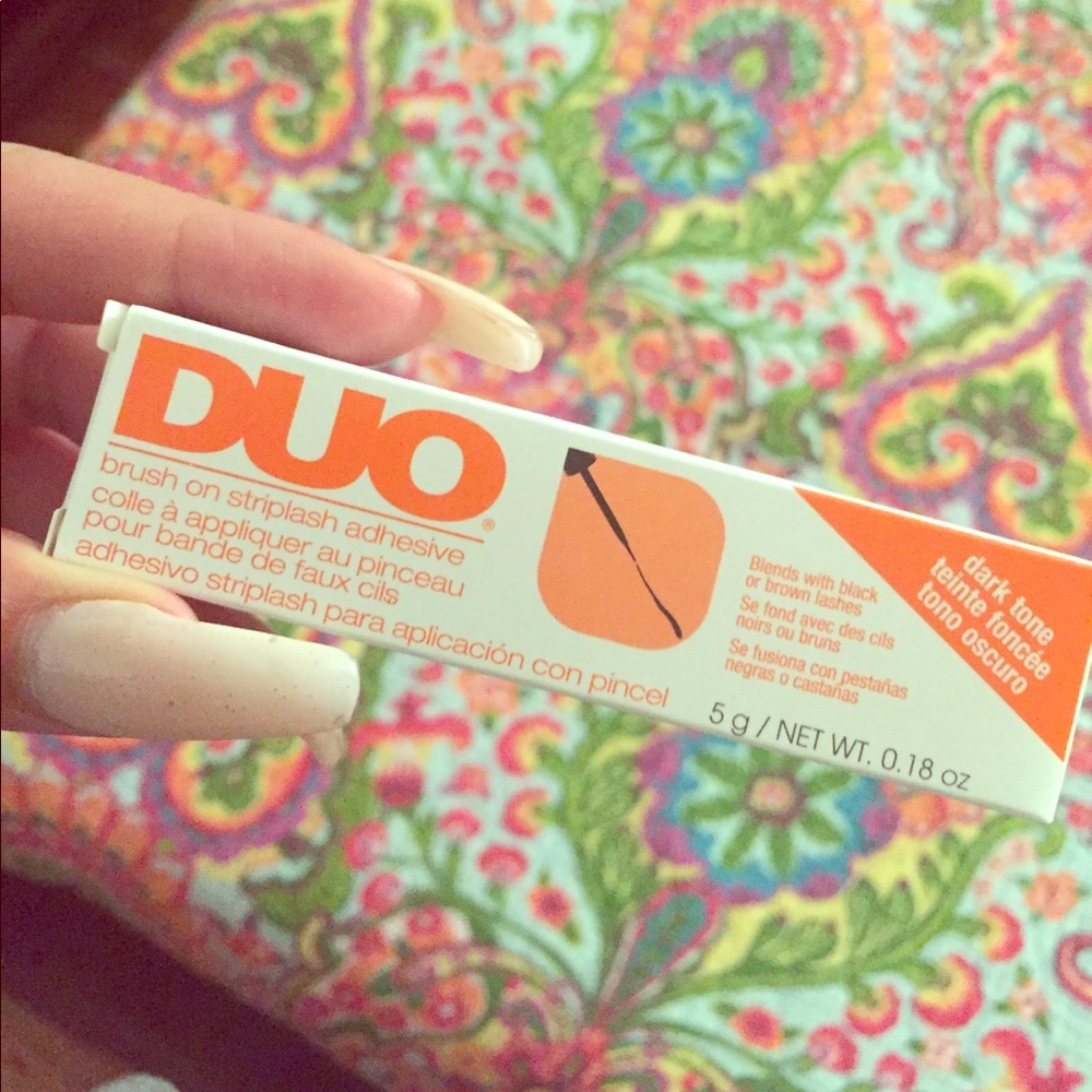 Duo eyelash adhesive in black