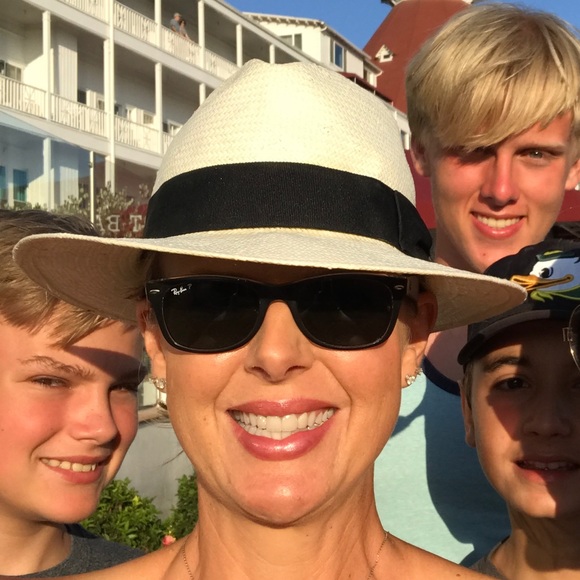 Meet your Posher, Ryanne - Picture 1 of 1