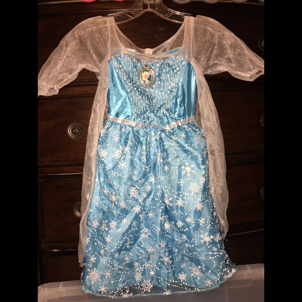 Elsa Costume EUC Size 4-6