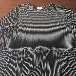 Black stripe top