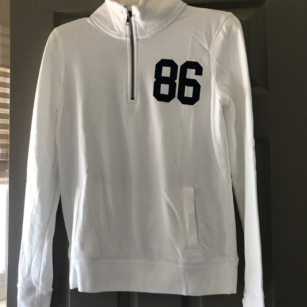 Lightweight pullover
