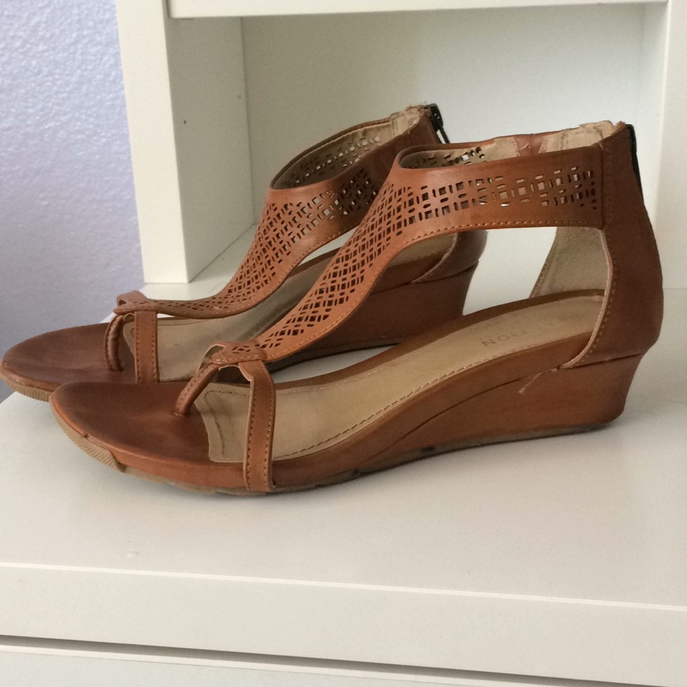 Used sandals