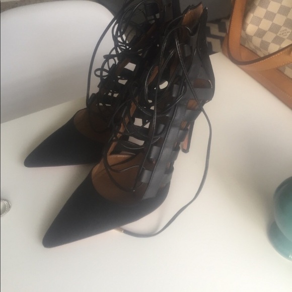 Iconic Black Aquazurra Heels - Picture 3 of 6