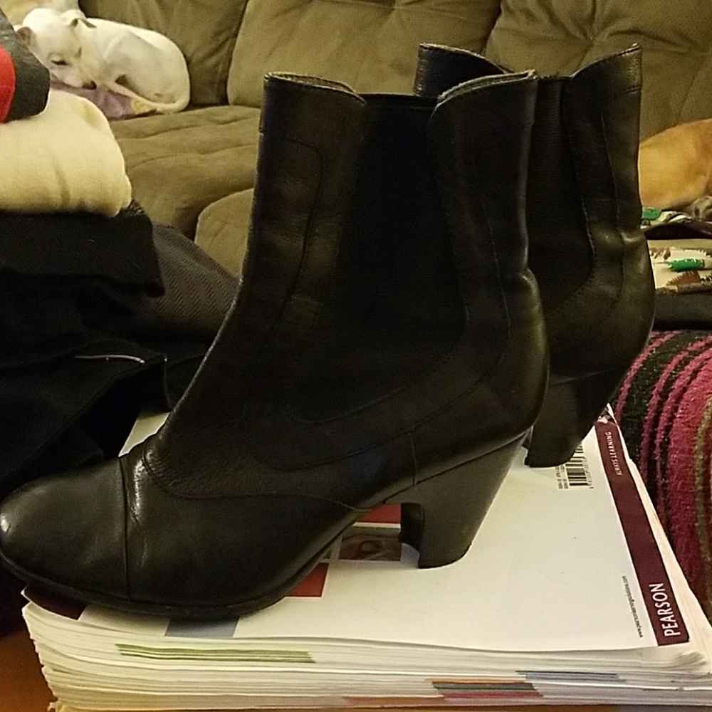 Born Black Leather Pull-On Ankle Boots Size 7.5