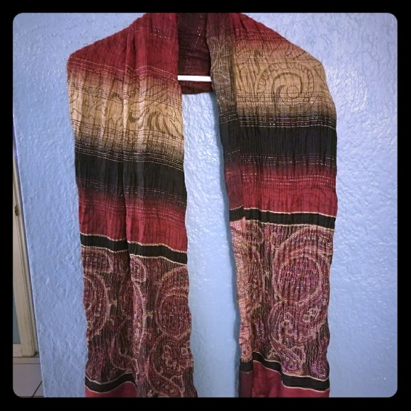 Scarf/wrap: red, with gold accents - Picture 1 of 1