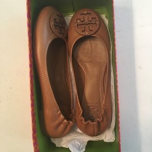 Tory Burch Reva flats!