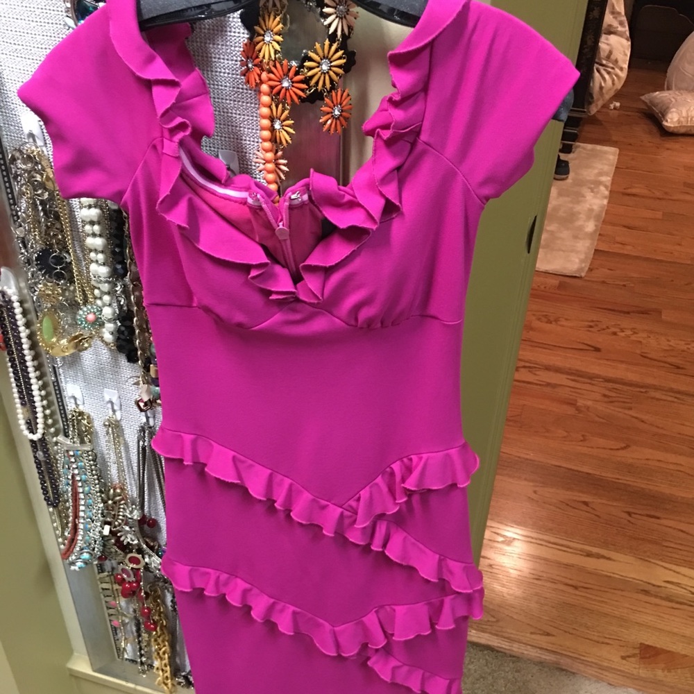 Nicole Miller Bright Pink knee-length dress - SZ 6