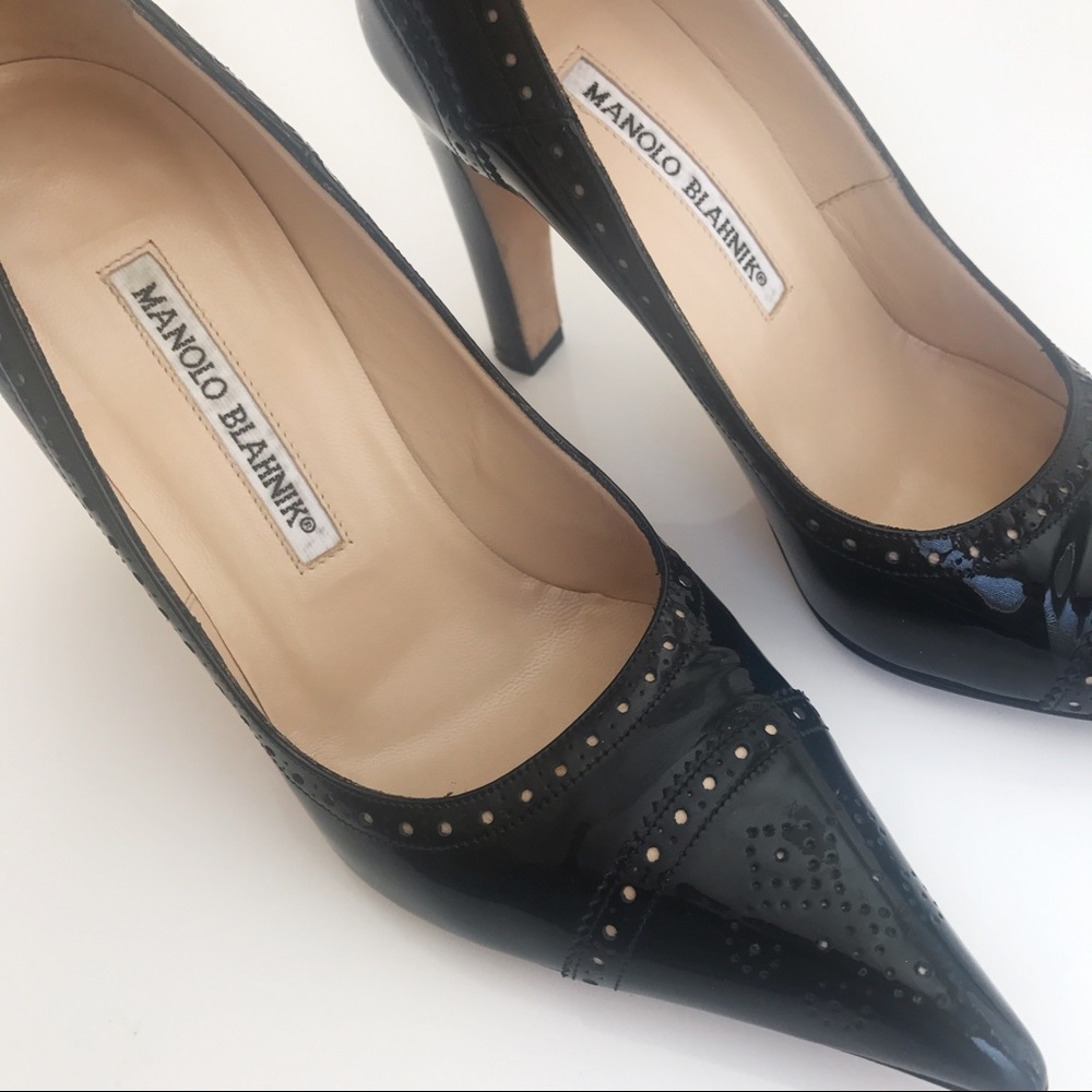 MANOLO BLAHNIK Black Patent Leather Heels - Picture 2 of 8