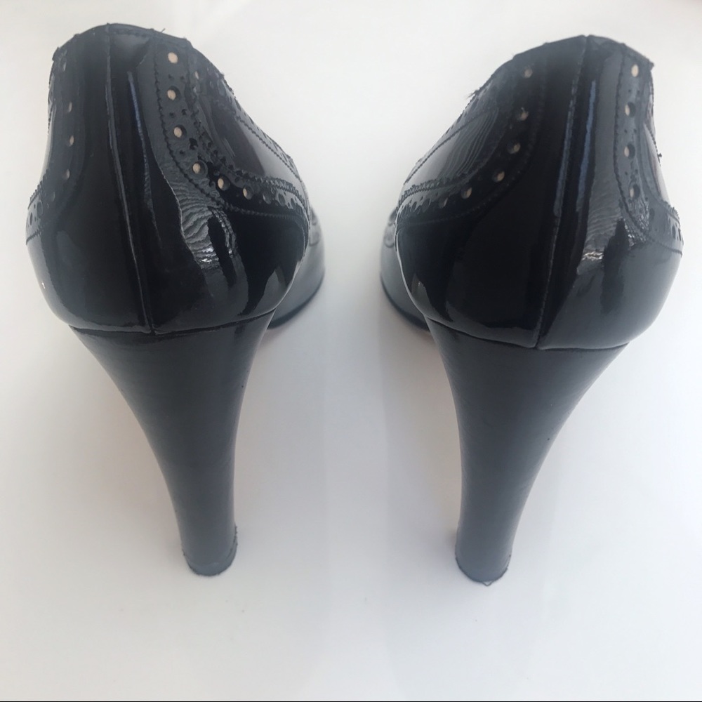 MANOLO BLAHNIK Black Patent Leather Heels - Picture 4 of 8