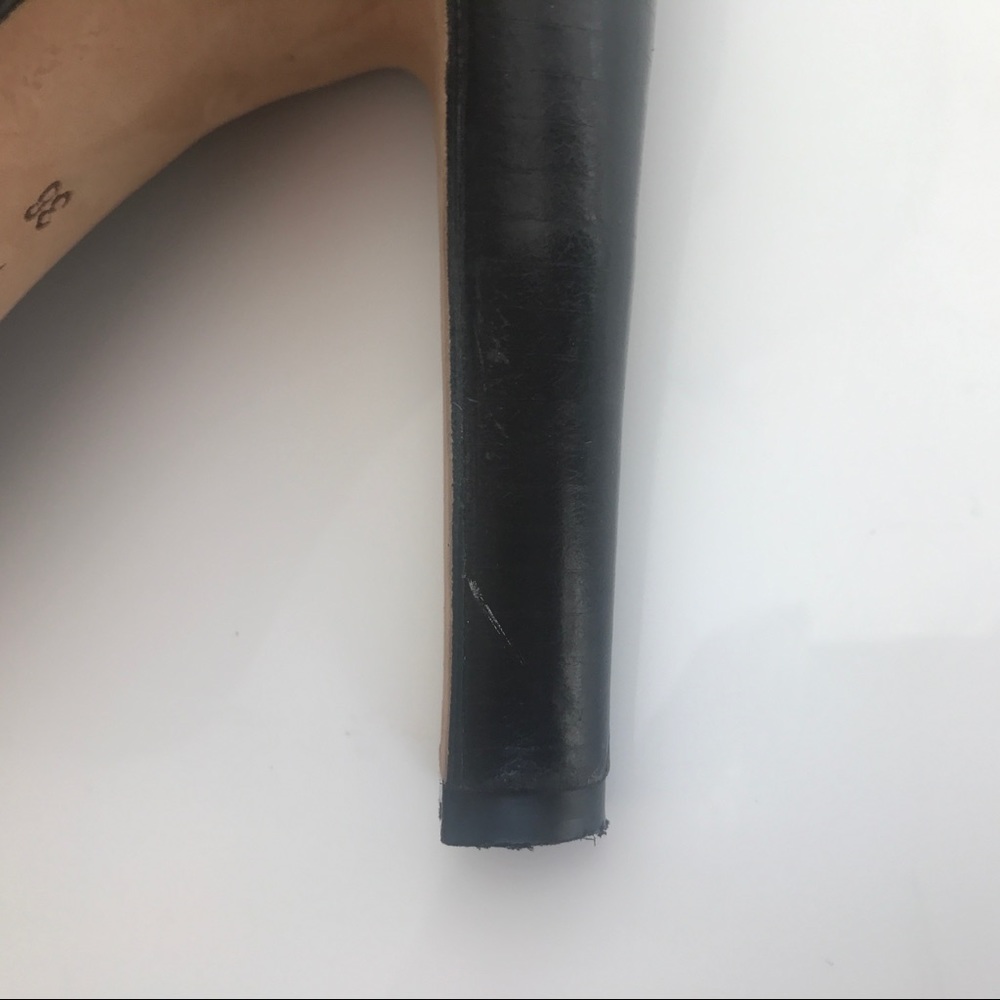 MANOLO BLAHNIK Black Patent Leather Heels - Picture 8 of 8
