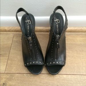 B. Makowsky Black Leather Pumps