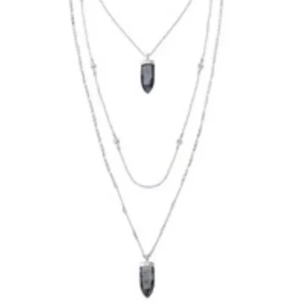 New in box Stella and Dot Aria Pendant Necklace