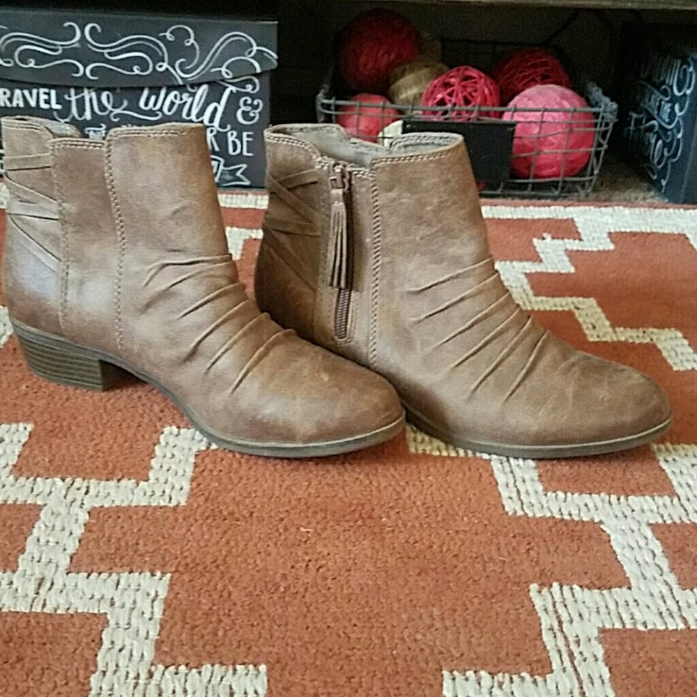 Seychelles light brown bootie