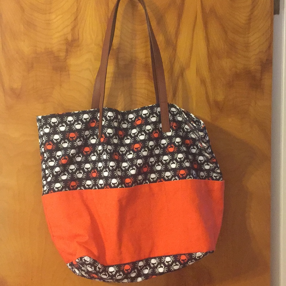 Crown & Ivy Navy, Orange and White Crab tote