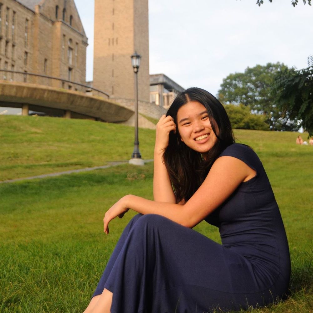 Meet your Posher, Crystal