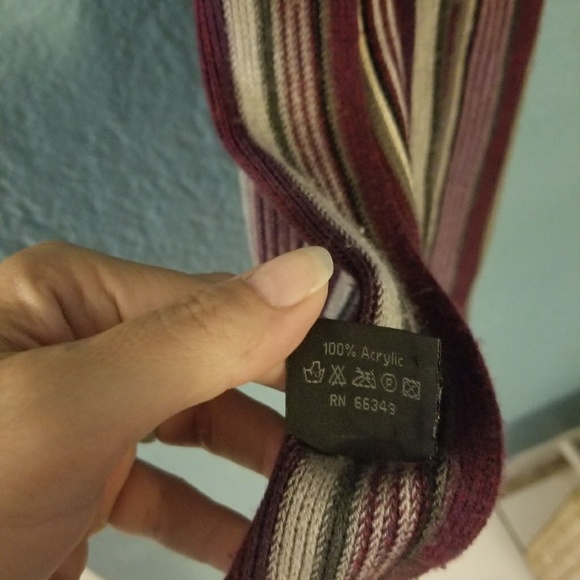 Burgundy, striped knit scarf - Picture 3 of 3