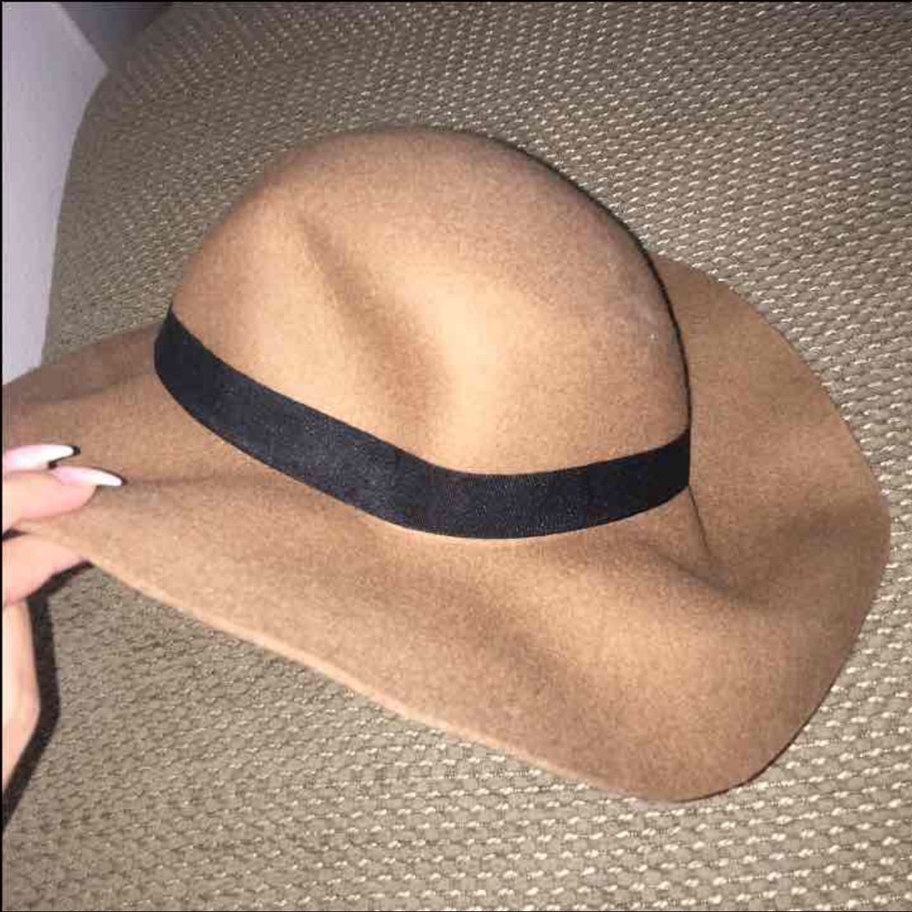 Brown hat