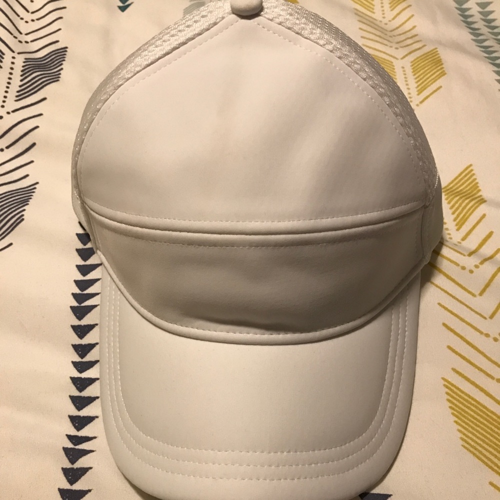 Lululemon white hat
