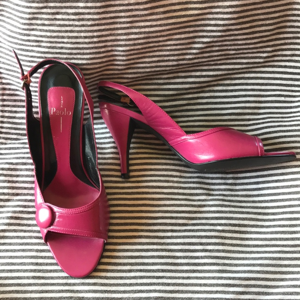 Pretty in pink pumps. Good condition.