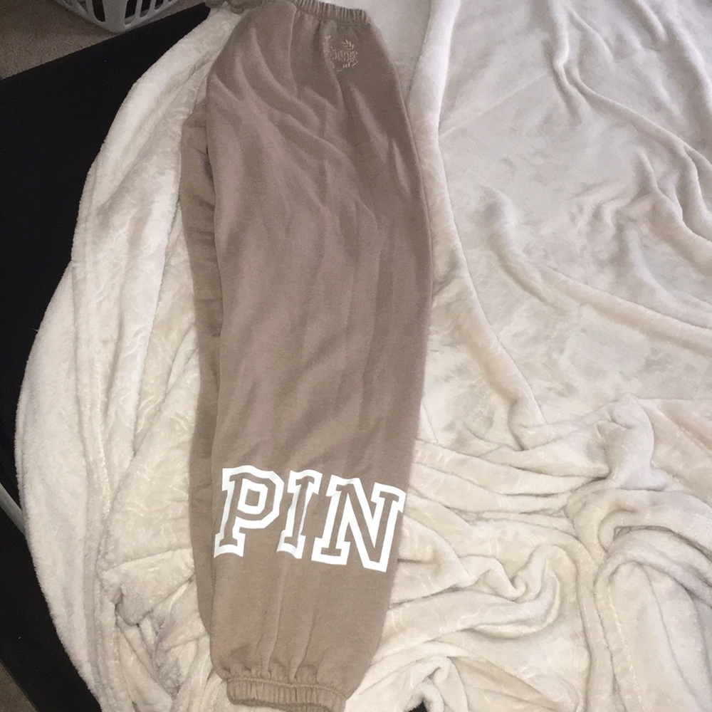 Pink sweats XS never worn!