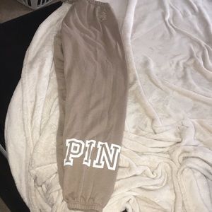 Pink sweats XS never worn!