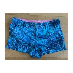 LIKE NEW!!Lilly Pulitzer Dark & Stormy Walsh Short