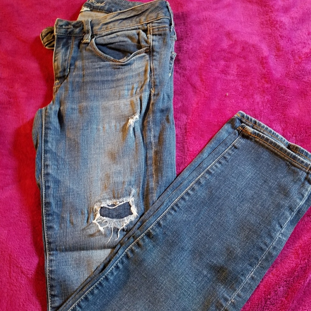 AMERICAN EAGLE SKINNY JEANS