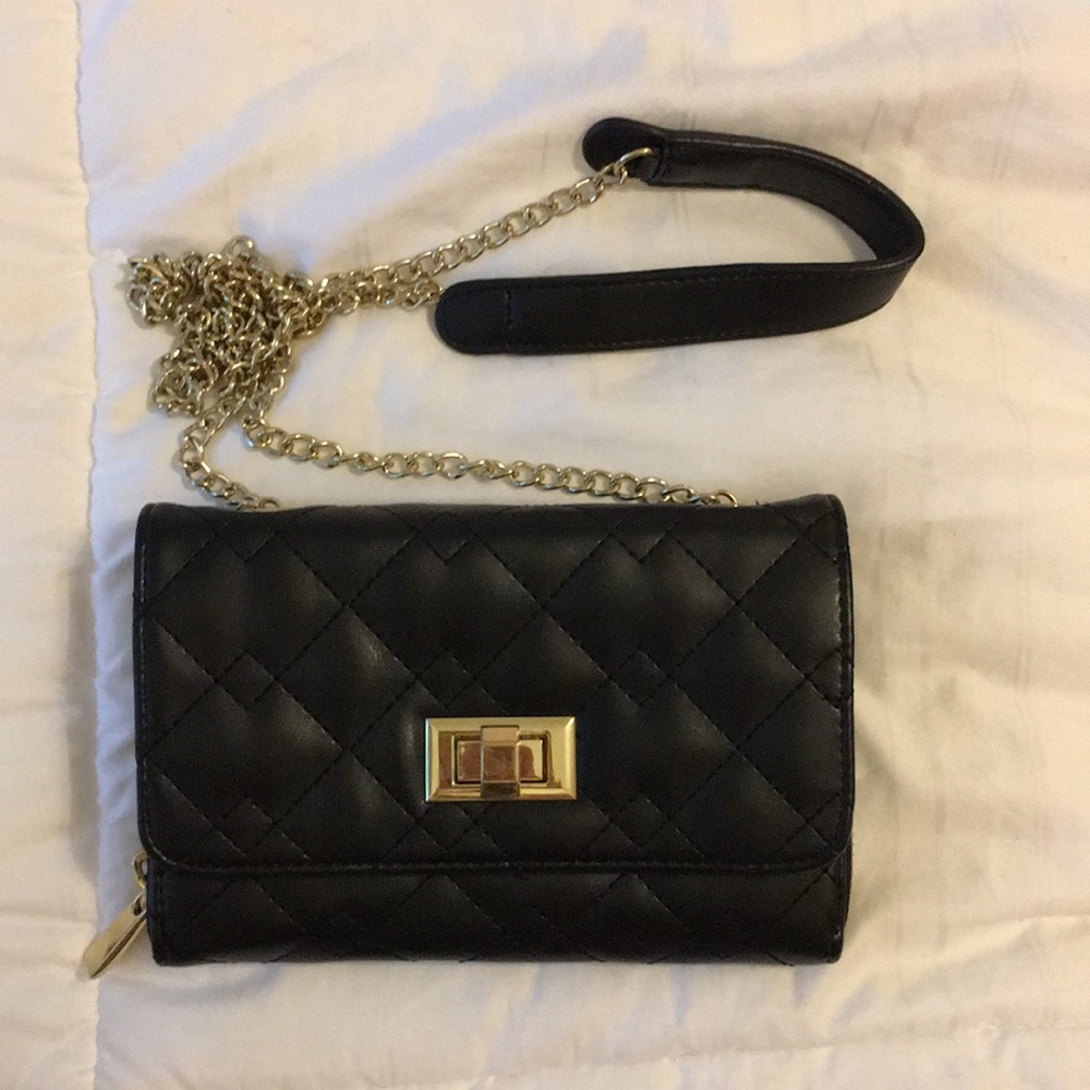 Black cross body purse convertible to Clutch