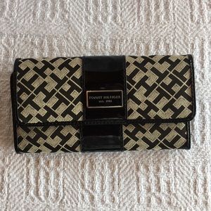 Tommy Hilfiger wallet
