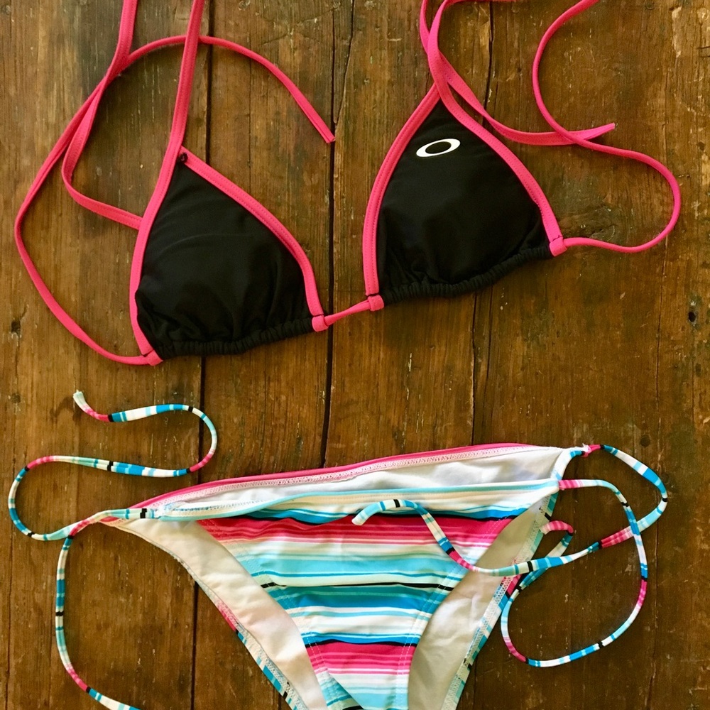 Oakley bikini (top & bottom)